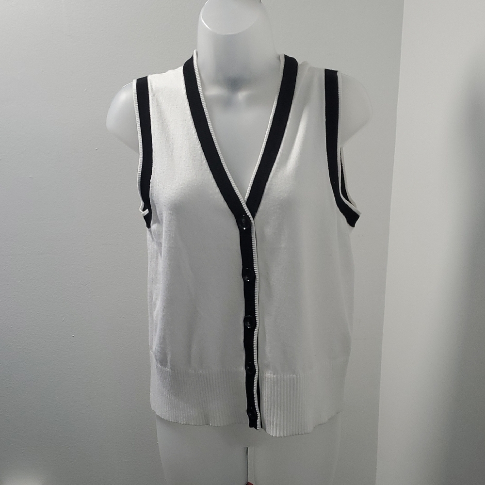 Rafiana button up white & black vest